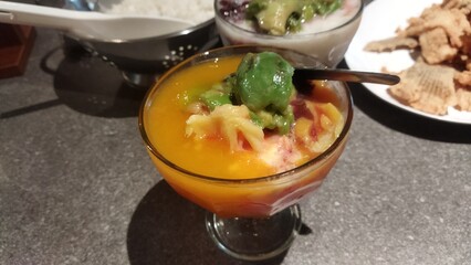 Delicious Indonesian Es Campur: A Refreshing Tropical Fruit Dessert