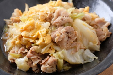 Stir-fried Pork with Cabbage Egg
