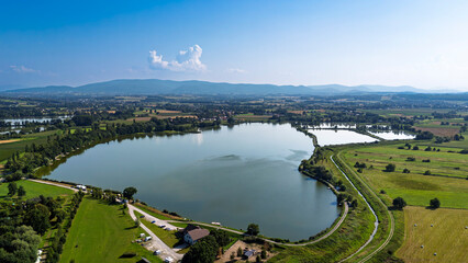 Widok z drona na jezioro.Miejscowość Czechowice-Dziedzice © Mariusz