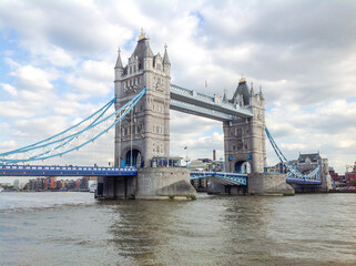 Fototapeta premium A cityscape view of the city of London with Tower Bridge over the river Thames.