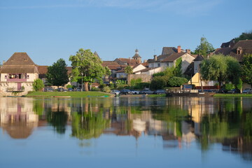 Fototapeta premium Beaulieu sur Dordogne