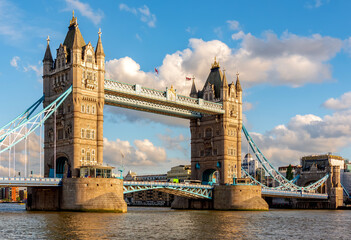 Obraz premium Famous Tower bridge over Thames river, London, UK