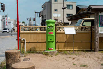 井桁屋公園　抹茶色ポスト