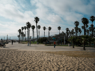 ロサンゼルス　サンタモニカ　ベニスビーチ