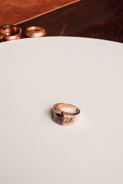 Handmade precious jewelry. Bijouterie and jewellery gold and diamonds for women