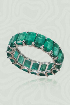 Handmade precious jewelry. Bijouterie and jewellery gold and diamonds for women