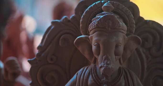 Clay Artist&rsquo;s Ganpati Idols | Making, Whitewash, Painting & Finished Murti Showcase