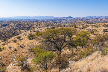 Paysage aride et montagneux dans le centre de la Namibie