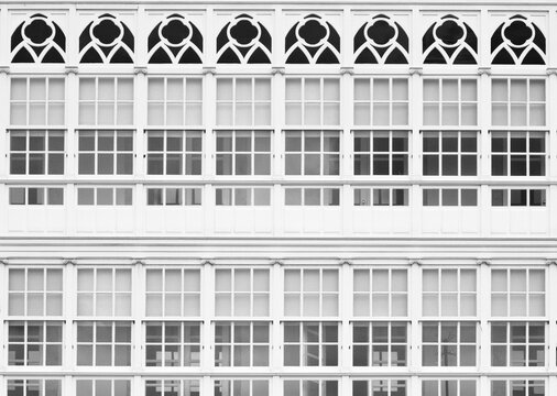 Fachada de un edificio de La Coru&ntilde;a