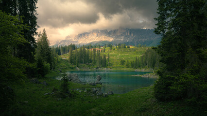 sunrise over the lake di Carezca