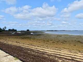 Ile-d'Arz, August 2025: Hiking around Ile-d'Arz in the Gulf of Morbihan in Brittany - View of the sea