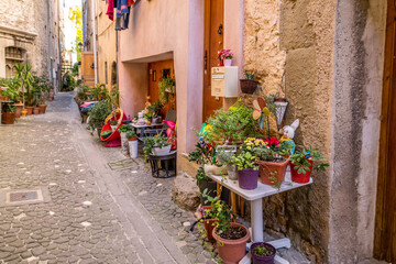 Biot, village médiéval des Alpes-Maritimes, proche de Nice et de cannes  sur la côte d'azur. France.	