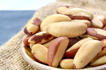 unshelled  Brazil nuts
