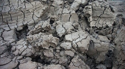 The texture of the soil is broken and broken after excavation