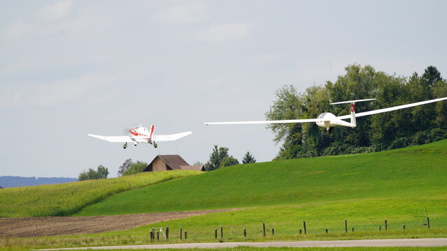 Tow plane with glider 