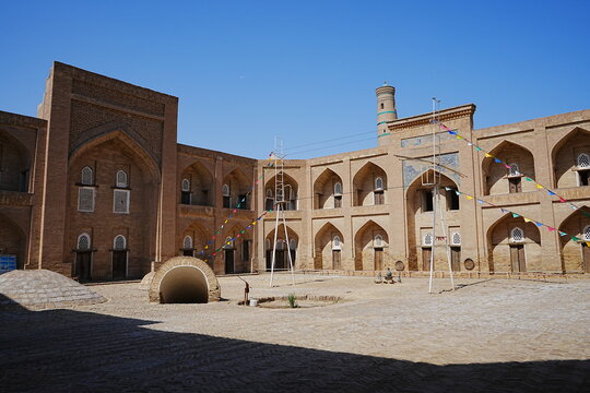 Qutlugh Murad Inaq Madrasah or Madrasah of Muhammad Amin Inaq and Walled Fortress known as Itchan Kala in Khiva, Uzbekistan - ウズベキスタン ヒヴァ イチャンカラ クトゥル・ムラド・イナック・メドレセ
