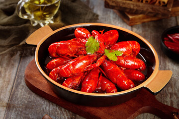 Spicy Braised Crayfish in Cast Iron Pan - Delicious Traditional Seafood Dish