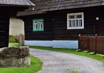 Traditionelle H&auml;user in Podbiel, Slowakei