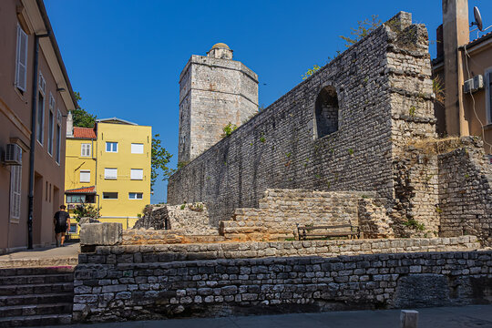 The Captain's Tower stands at the entrance to the city's harbor and was built by the Venetians in the 16th century as part of the city's defense system against Turkish attacks. Zadar, Croatia.
