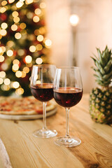 Festive Red Wine and Pineapple Setting