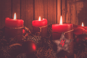Dekoration für Advent Weihnachten 4 Advent mit Zahl 4 und Kerzen