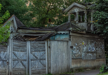  Abandoned Wooden House in State of Disrepair