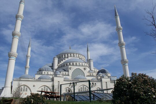 &Ccedil;amlıca Mosque