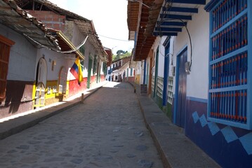 Obraz premium Concepción Antioquia, Colombia. colonial town, colorful houses, traditional architecture, heritage travel destination, cultural tourism, picturesque, charming town. scenic, vibrant colors, authentic, 