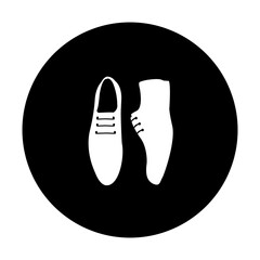 black and white illustration of shoes icon