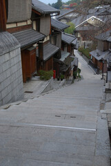 The slope and street in winter Kyoto city / 冬の京都を散歩する旅～早朝の三年坂(産寧坂)を見下ろす