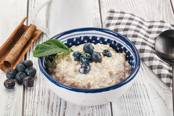Oats porridge with blueberry