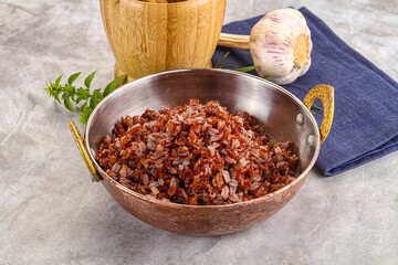 Red steamed rubine rice garnish