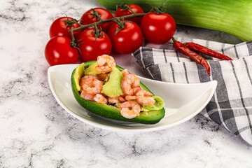 Dietary avocado cut with prawn