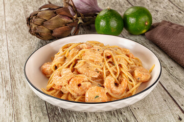 Pasta spaghetti with prawn and cream