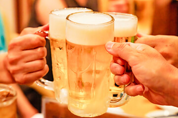 飲食店で飲む美味しそうなよく冷えたビール