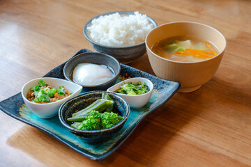 Japanese breakfast / 納豆と温泉卵の朝食
