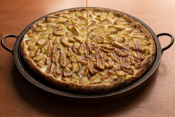 Pizza de banana com canela