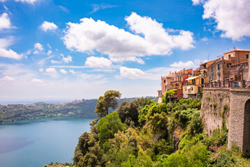 Naklejka premium Picturesque small town on hill in Italy