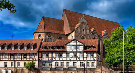 Naklejka premium Leisewitzhaus und Aegidienkirche in Braunschweig