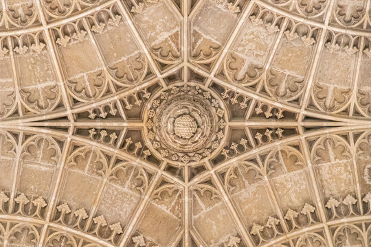 Cambridge, England. Interior view of the world's largest fan vault at King's College Chapel, completed in 1515 under Henry VIII, masterpiece of English Perpendicular Gothic architecture