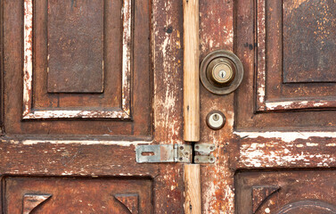 Detalle de antigua puerta de madera