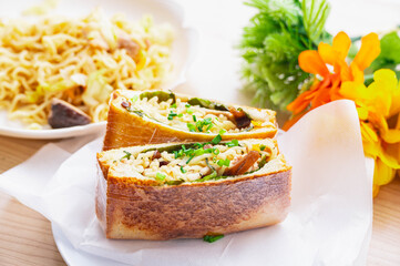 塩焼きそばのホットサンド