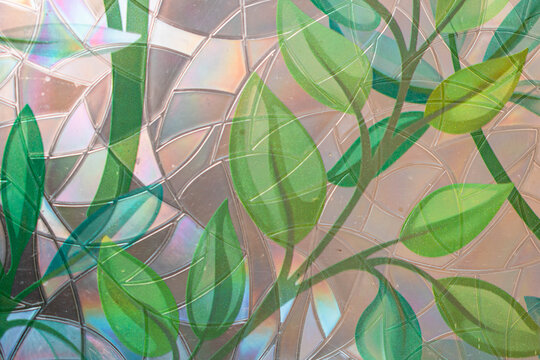 Imagen horizontal de un hermoso vitral de colores tipo naturaleza