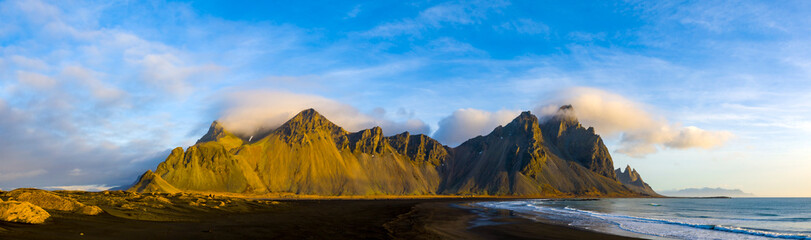 Wiosenny widok na półwyspie Stokksnes © Krzysiek Cegiełka