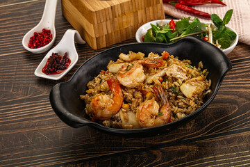 Vietnamese fried rice with prawn and squid Kom Ran