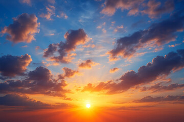 Fototapeta premium Beautiful Dramatic Sunset Sky with Colorful Clouds and Sunbeams