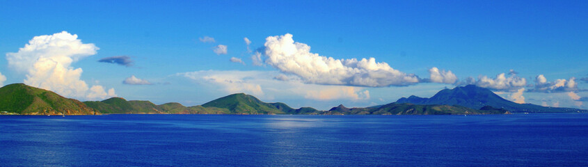 Fototapeta premium Panoramic Caribbean Island Paradise