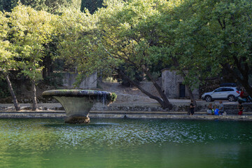 Naklejka premium fountain in the park