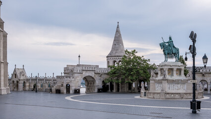 Obraz premium Budapest, Hungary – View of the equestrian statue of Stephen I of Hungary at Halászbástya (Fisherman's Bastion), commemorating the nation’s first Christian king and founder.