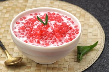 Sagu Mutiara atau Pacar Cina, also called sago pearls or sago pearls, is a type of snack made from...